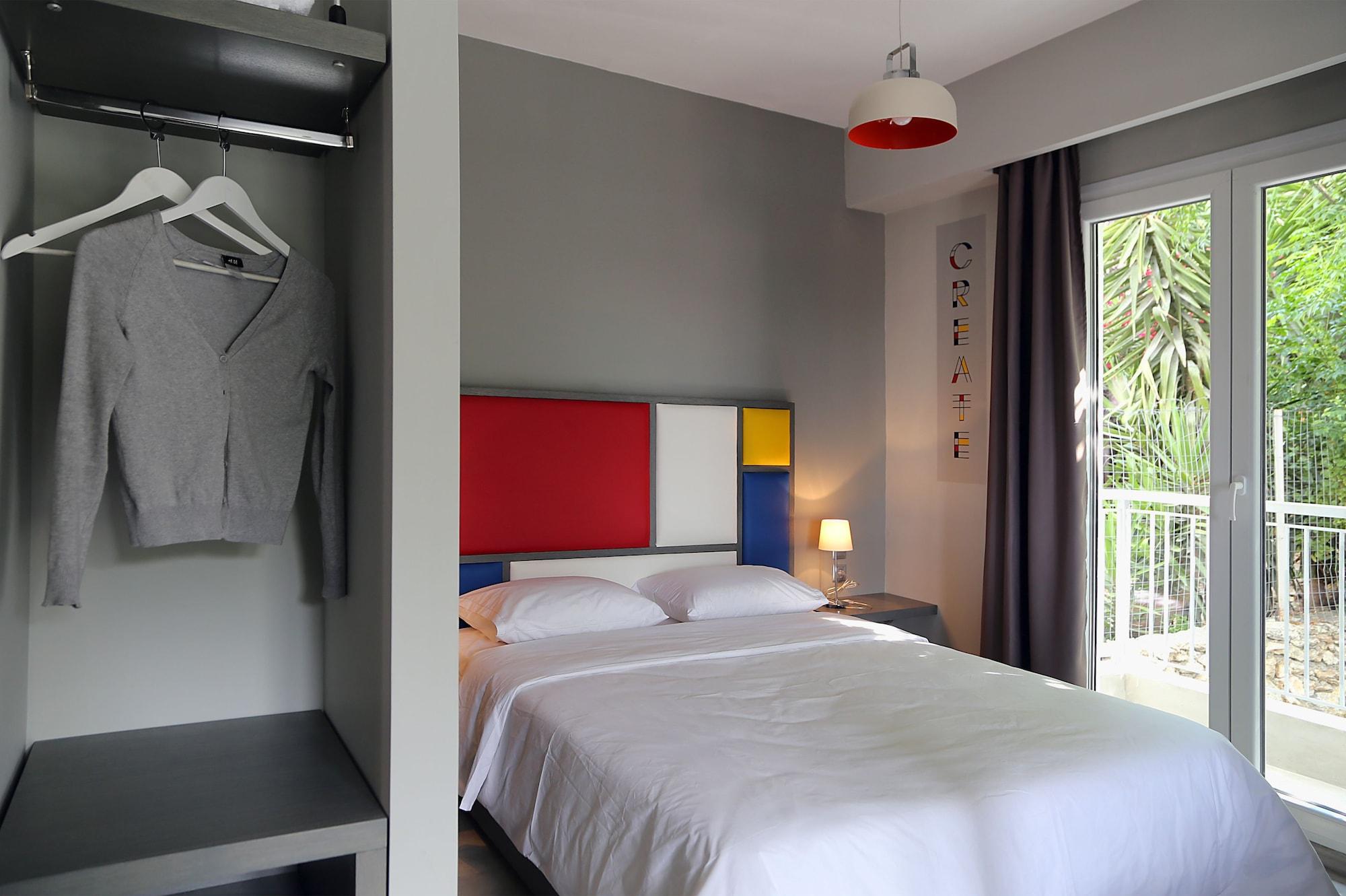 Design Architectonika Aparthotel Skiathos Town Bagian luar foto