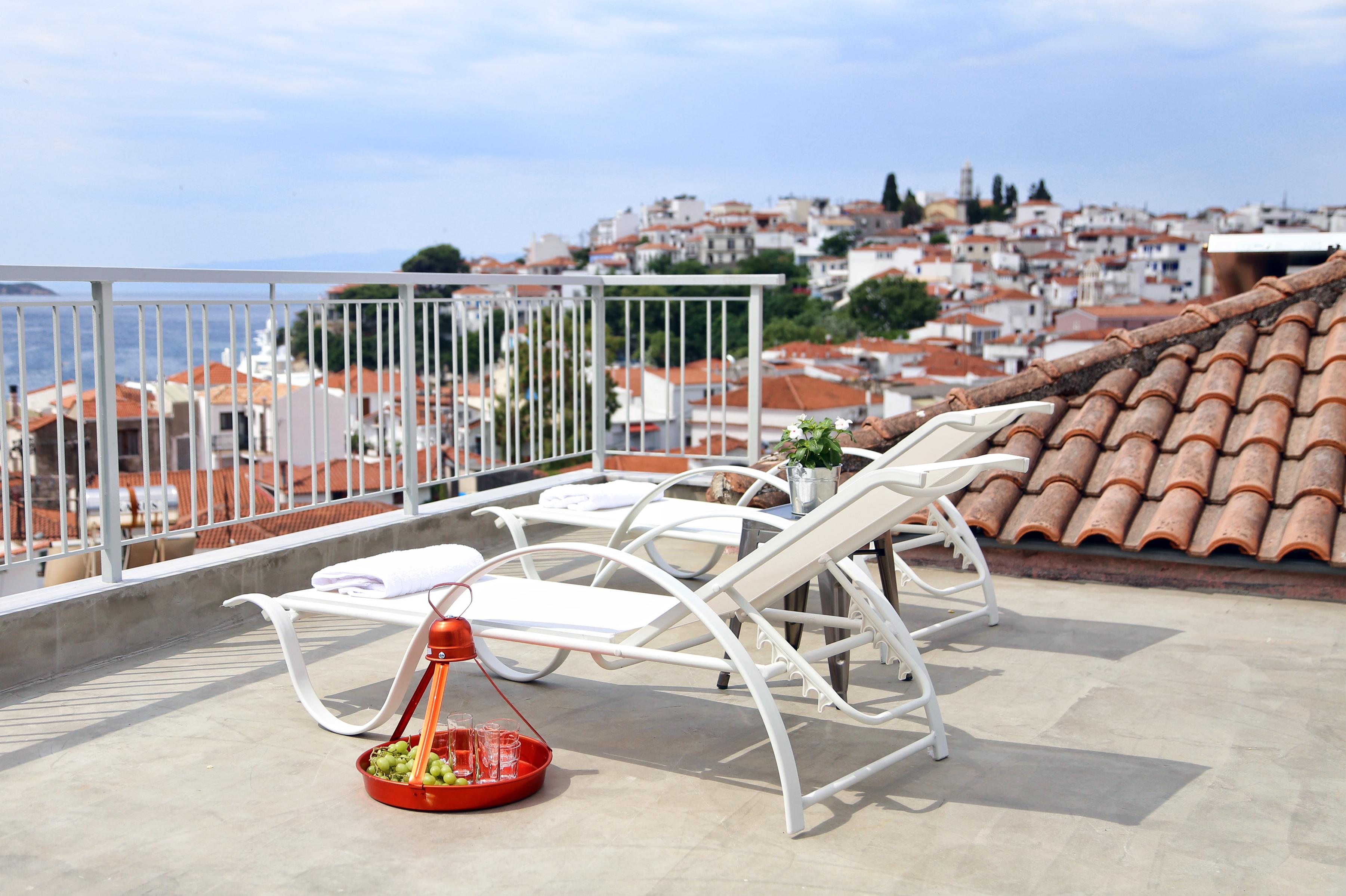 Design Architectonika Aparthotel Skiathos Town Bagian luar foto